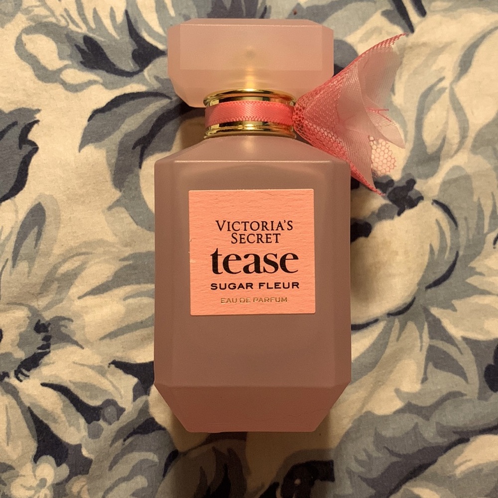 Tease Sugar Fleur perfume by Victoria's secret.